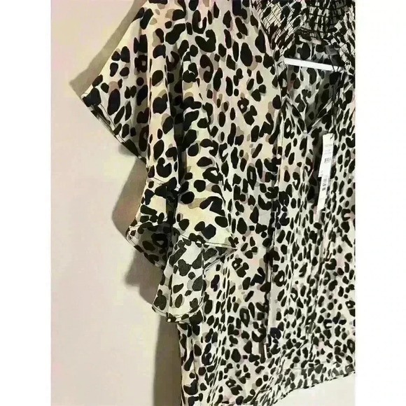 T Tahari Women's Desert Cheetah Print Blouse XS Short Sleeve Ruffled Neck Casual - Picture 2 of 12